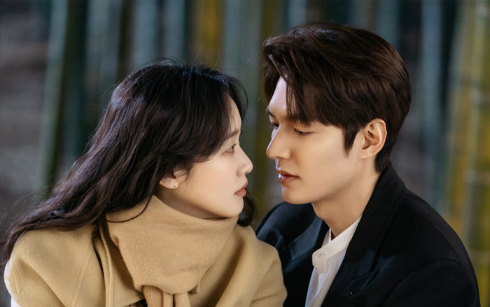 Người trong ngành nói về thất bại thảm hại của 'Quân vương bất diệt' Ảnh 2