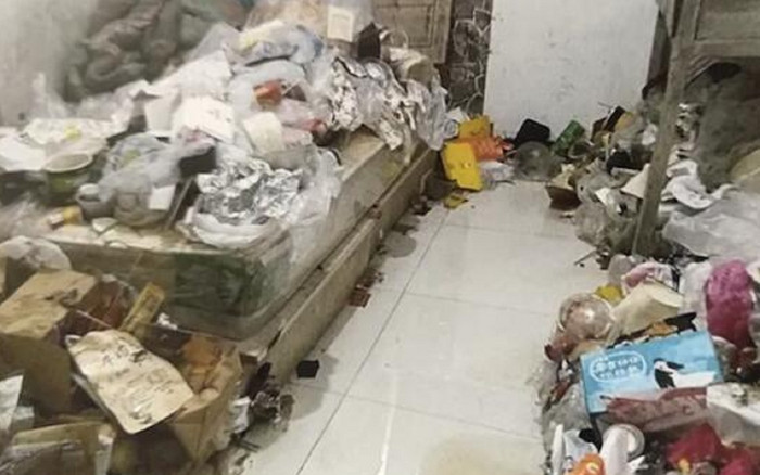 Tới sửa ống nước cho gái xinh, chủ trọ đứng hình trước cảnh tượng bên trong phòng Ảnh 2