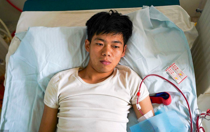 Chàng trai bất chấp bán thận mua iPhone 4 chín năm trước bây giờ ra sao? Ảnh 2