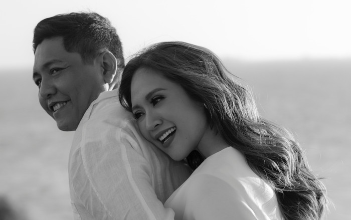 Đức Thịnh - Thanh Thúy tình tứ kỷ niệm 12 năm ngày cưới: 'Tình yêu là điều duy nhất gắn kết chúng tôi' Ảnh 2