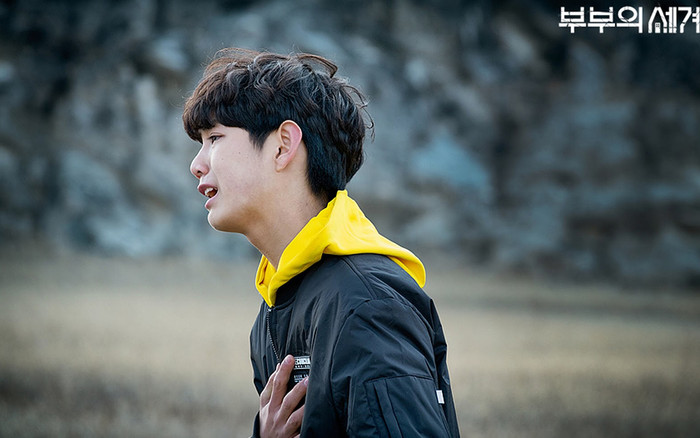 Thế giới hôn nhân: Trách Joon Young cư xử kỳ quặc, xin hãy nhìn lại những tổn thương của cậu bé phải chịu đựng hậu li hôn Ảnh 2