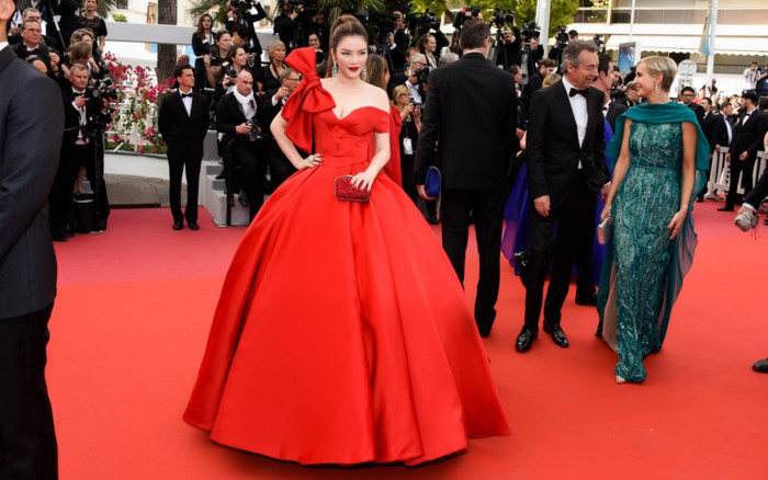 Những khoảnh khắc thời trang để đời của Lý Nhã Kỳ trên thảm đỏ LHP Cannes Ảnh 2