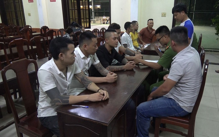 Bao trọn gói một nhà nghỉ, chồng mở luôn tiệc ma túy tập thể mừng sinh nhật vợ Ảnh 2