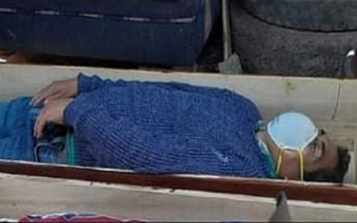 Thị trưởng nhảy vào quan tài nằm giả chết hòng qua mặt cảnh sát Ảnh 2