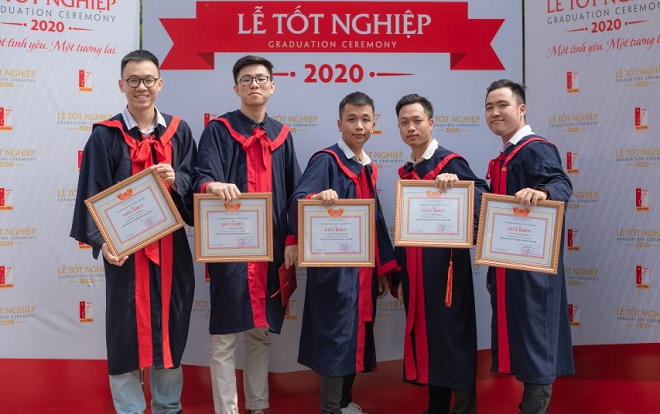 Hội bạn thân ĐH Bách Khoa cùng ra trường sớm, tốt nghiệp loại xuất sắc khiến bao người ngưỡng mộ Ảnh 2