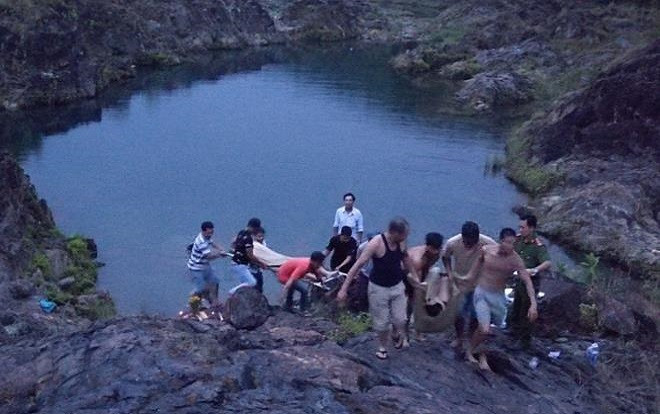 Nhóm 6 học sinh rủ nhau tắm hồ Phú Ninh, 2 em đuối nước tử vong thương tâm Ảnh 2