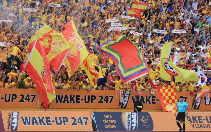 Báo Thái Lan kinh ngạc trước sức nóng của trận Nam Định hạ HAGL Ảnh 2