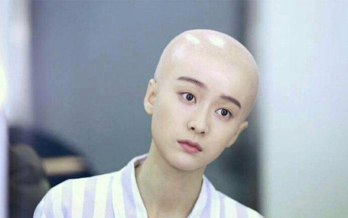 Cái răng cái tóc là góc con người: Nếu không còn tóc, mỹ nhân Hoa Ngữ sẽ ra sao? Ảnh 2