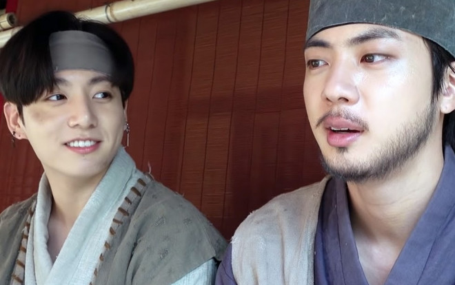 Jin (BTS) tiết lộ sự thật bất ngờ về màn cameo của anh và Jungkook trong Daechwita của Suga, thì ra là có người đã phải 'cầu xin' Ảnh 2