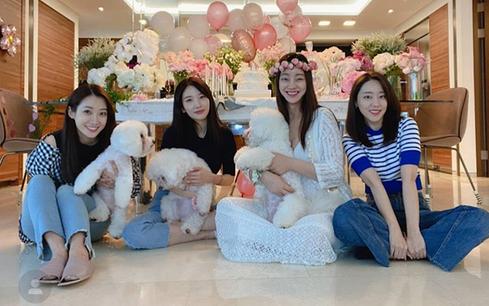 Ai như diễn viên 'Thư ký Kim' Seo Hyo Rim, được chồng và hội sao Kbiz làm tiệc bất ngờ trước ngày sinh nở: Bà bầu của năm! Ảnh 2