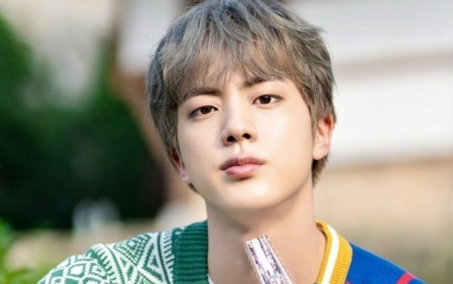 Chỉ livestream 'sương sương' trên Youtube, Jin (BTS) đã làm dậy sóng mạng xã hội Ảnh 2