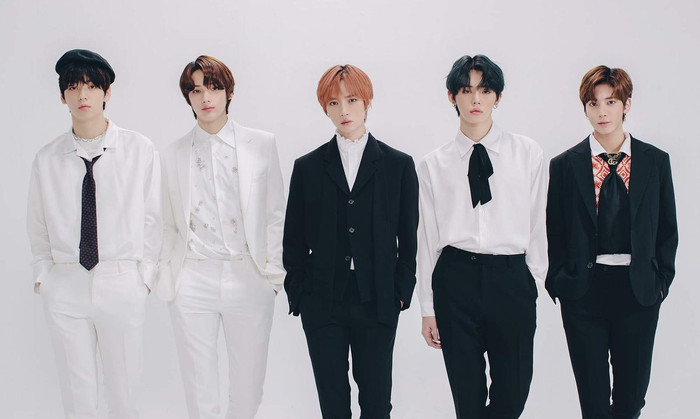 TXT hát live Thanhk U, Next (Ariana Grande): Bao nhiêu điểm cho sự ngọt ngào này?