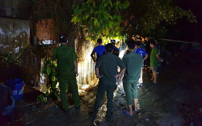 Tắm mưa, bé trai 4 tuổi bị nước cuốn xuống mương mất tích Ảnh 2