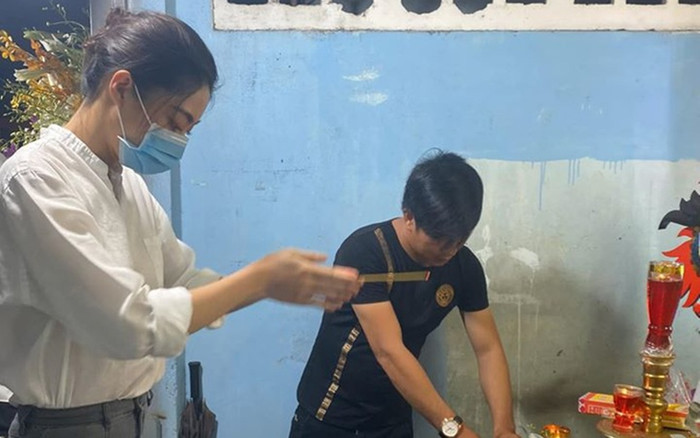 Lương Thùy Linh bật khóc trong tang lễ, Ốc Thanh Vân - Pha Lê xót xa trước chuyện bé trai bị tử vong do cây phượng bật gốc Ảnh 2