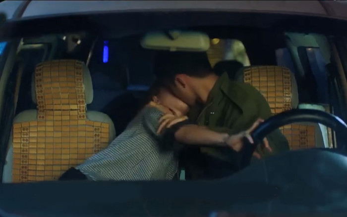 Tập 16 'Noãn Noãn, xin chỉ giáo nhiều hơn' hé lộ cẩm nang làm người yêu hết giận: Hôn mạnh đến mức không thở được Ảnh 2