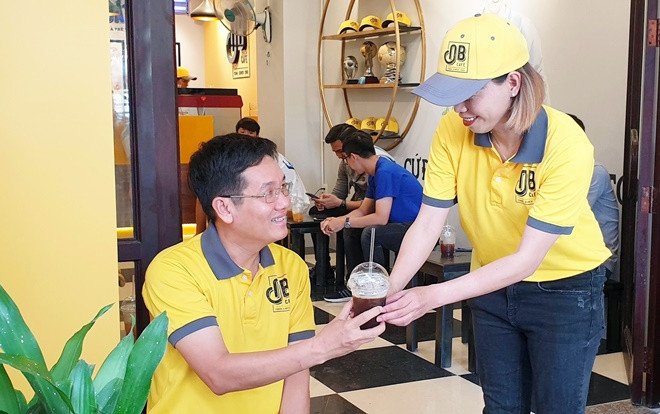 Bầu Đức, bầu Thắng, bầu Hải 'chắp cánh' giấc mơ cho Kiều Trinh Ảnh 2