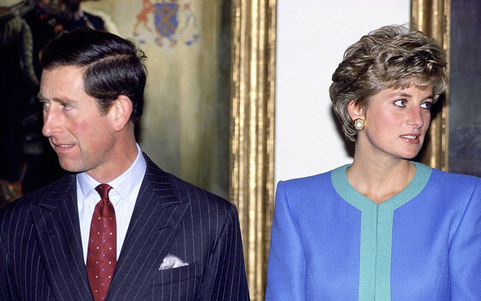 Công nương Diana và Thái tử Charles cùng bật khóc khi ký đơn ly hôn Ảnh 2