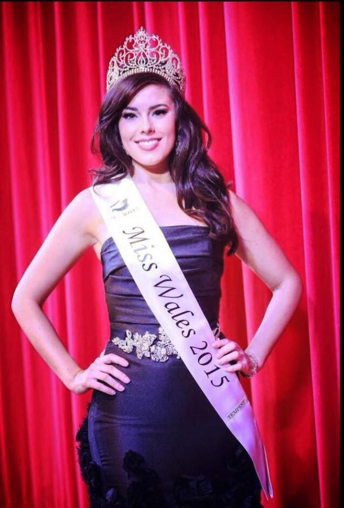 Emma Jenkins đại diện Wales tại Miss World 2015.