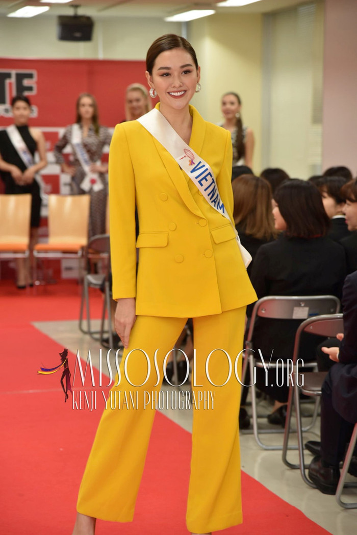 Á hậu Tường San đạt Top 8 Miss International 2019.