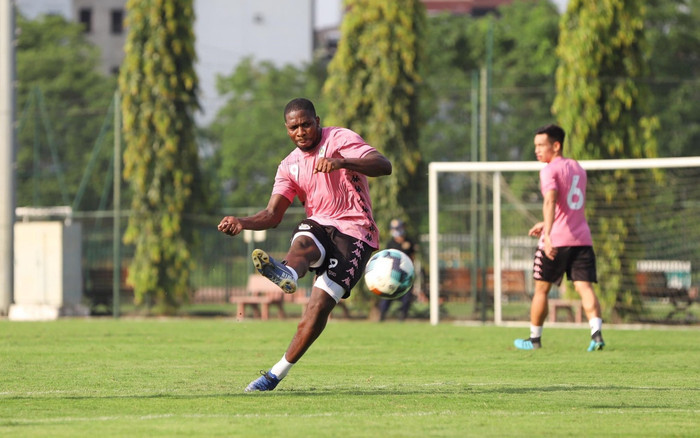 Trước đại chiến HAGL, CLB Hà Nội đăng ký Rimario thay Kebe Ảnh 2