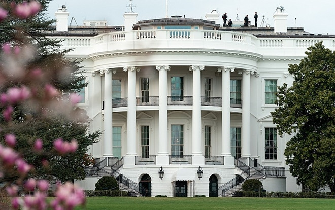 Có gì bên trong hầm trú ẩn bí mật dưới Nhà Trắng? Ảnh 2