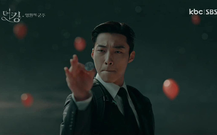 Quân Vương Bất Diệt: Trong những lúc tình huống cam go nhất thì Woo Do Hwan vẫn 'mặn' như một biển muối Ảnh 2