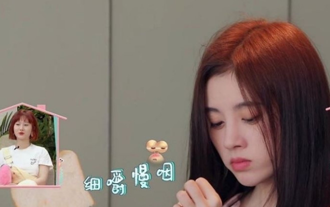 Tranh cãi 'Mỹ nữ 4000 năm' Cúc Tịnh Y có để mặt mộc không, cư dân mạng khuyên cô nên học Jun Ji Hyun ở khoản make up y như không make up Ảnh 2