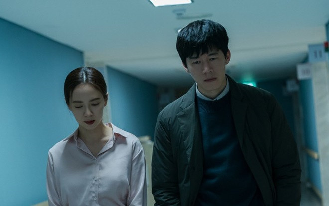 'Intruder' của mợ ngố Song Ji Hyo đạt kỷ lục người xem cao nhất tại phòng vé sau đại dịch Covid-19 Ảnh 2