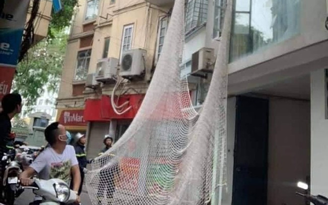 Cảnh sát giăng lưới truy bắt đối tượng trốn truy nã đặc biệt ở phố Núi Trúc Ảnh 2