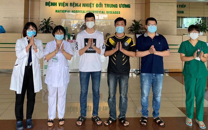 Thêm 5 bệnh nhân mắc COVID-19 được công bố khỏi bệnh, Việt Nam chỉ còn 21 trường hợp đang điều trị Ảnh 2