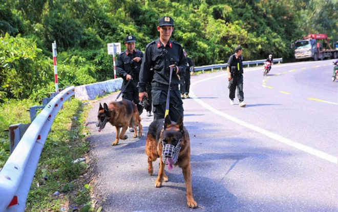 Lực lượng công an rút khỏi đèo Hải Vân, nghi vấn đối tượng vượt ngục đã bỏ trốn sang khu vực khác Ảnh 2