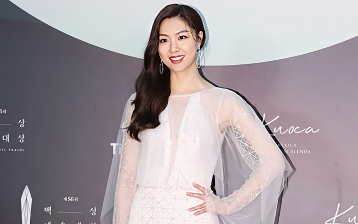 Nữ phụ 'Hạ cánh nơi anh' vượt mặt Son Ye Jin, đoạt giải Biểu tượng thời trang Ảnh 2