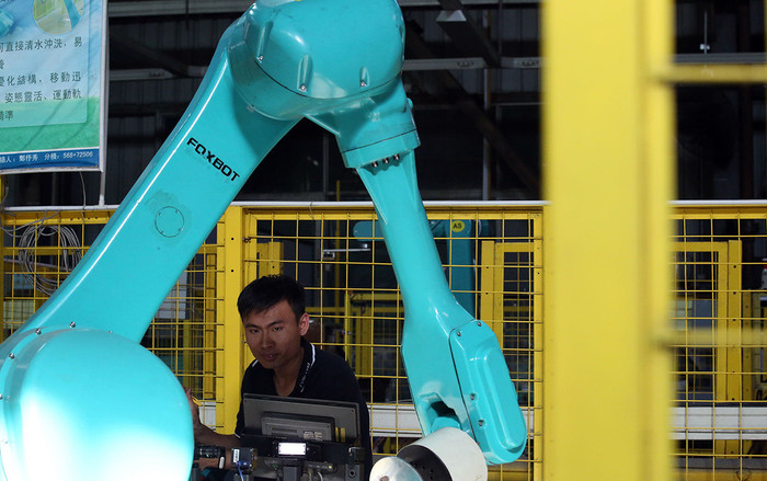 Apple học được gì khi dùng robot lắp ráp iPhone: Con người vẫn tốt hơn Ảnh 2