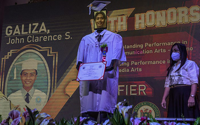 Tham dự buổi lễ tốt nghiệp toàn robot ở Philippines thời COVID-19 Ảnh 2