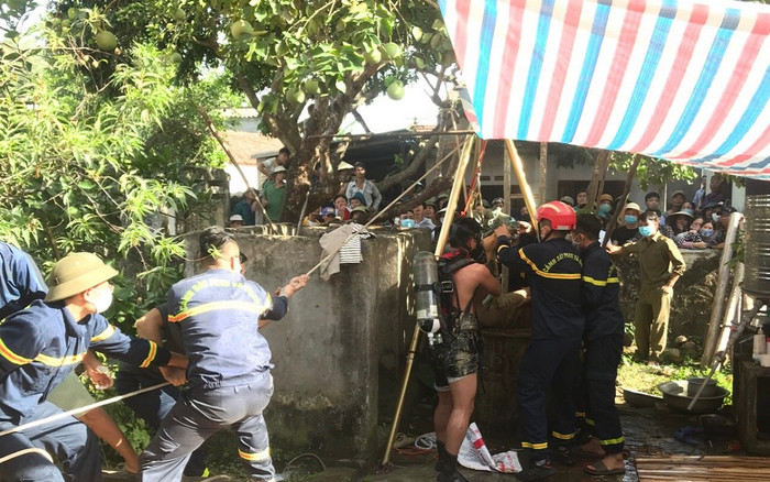 Hai cha con đuối nước thương tâm nghi do xuống giếng tìm điện thoại Ảnh 2
