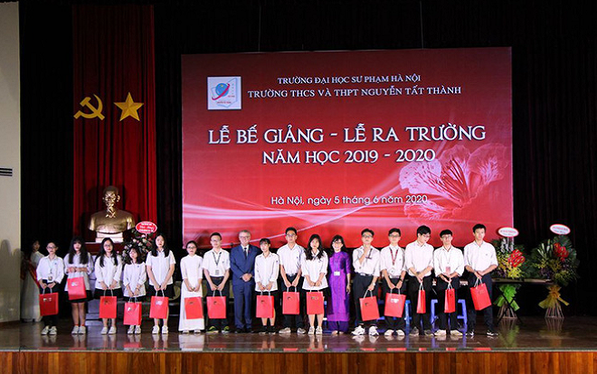 Trường học đầu tiên chính thức cho học sinh nghỉ hè Ảnh 2