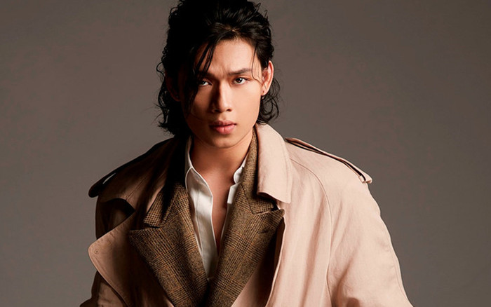 Diễn viên Quang Trung gây tranh cãi với hành động buông tay khi đang lái xe Ảnh 2