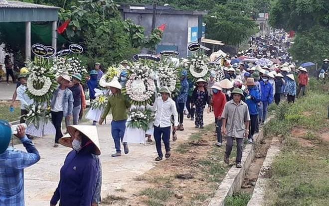 Xót xa đám tang nam sinh Hà Tĩnh bị bạn cùng phòng sát hại ở Nhật Bản Ảnh 2