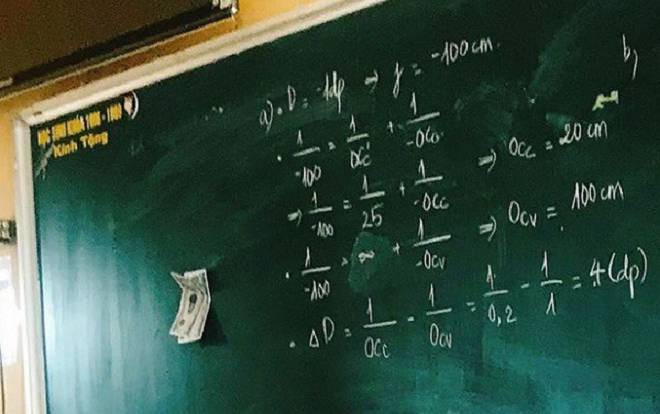 Thầy giáo dùng tiền mặt treo thưởng 'dụ' học sinh lên bảng giải Toán gây tranh cãi Ảnh 2