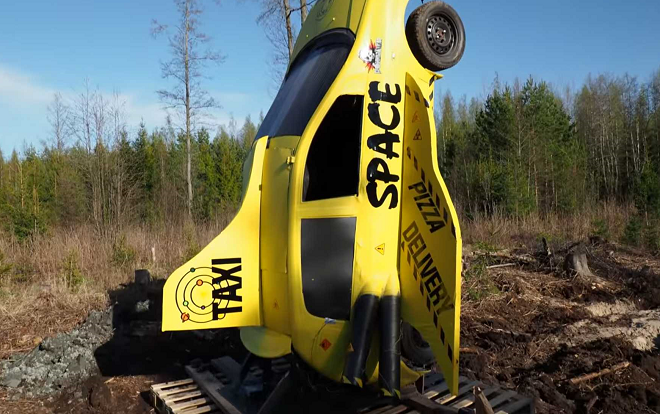 YouTuber chơi lớn, dùng thuốc nổ phóng ô tô lên vũ trụ và cái kết cực nhọ Ảnh 2