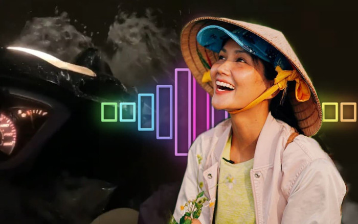 H'Hen Niê đi xe máy giữa trời mưa nhưng vẫn không quên hát hò: Tinh thần văn nghệ cứ gọi là 'đỉnh'! Ảnh 2