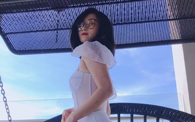 Hot girl Hải Phòng - vợ tương lai của sao ĐTVN khoe thân hình cực 'nóng bỏng' khi đi du lịch biển Ảnh 2