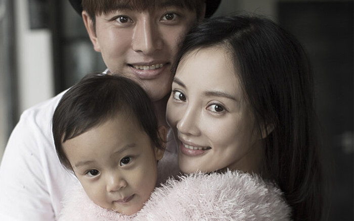 Mặc đồ đôi, ra vào chung nhà: Giả Nãi Lượng - Lý Tiểu Lộ thật sự tái hợp? Ảnh 2