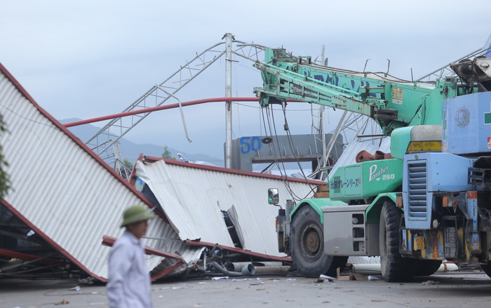 Hiện trường tan hoang sau vụ lốc xoáy kinh hoàng ở Vĩnh Phúc khiến 3 người tử vong, 18 người bị thương Ảnh 2