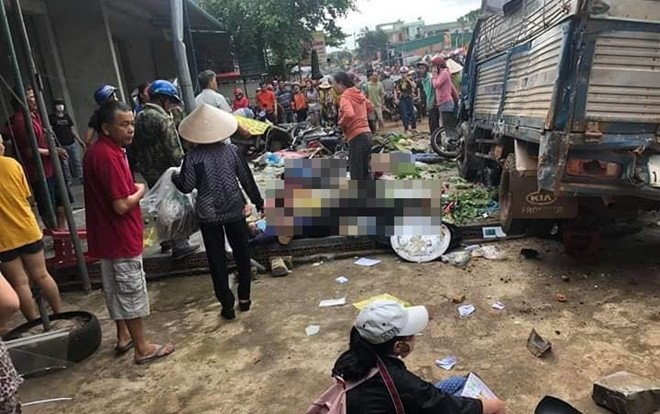 Xe tải lao vào chợ ở Đắk Nông, 3 người tử vong và nhiều người khác bị thương Ảnh 2
