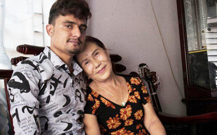 Chồng ngoại quốc của 'cô dâu 65 tuổi' nhập viện vì áp lực dư luận sau những ồn ào Ảnh 2
