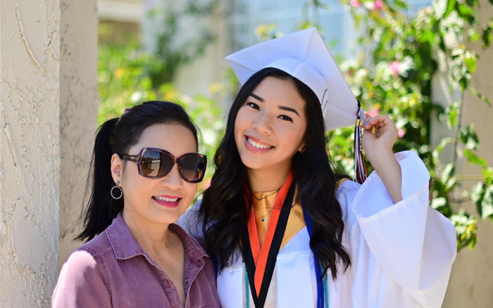 Nghệ sĩ Hồng Đào hạnh phúc khi tham dự lễ tốt nghiệp cấp 3 của con gái út Ảnh 2
