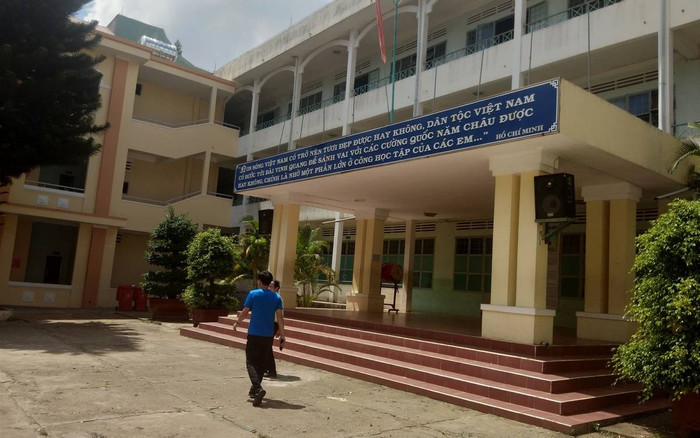 Nữ sinh lớp 6 để lại thư tuyệt mệnh rồi nhảy từ tầng 3 xuống sân trường Ảnh 2