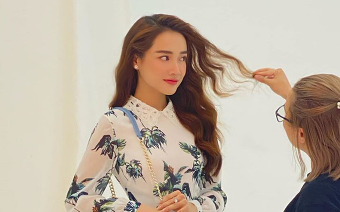 Nhã Phương 'gây sốt' với nhan sắc nữ thần khi bị chụp trộm bằng camera thường Ảnh 2