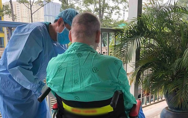 Nam phi công người Anh tiếp tục có những tiến triển thần kỳ: Ngưng toàn bộ kháng sinh, tự thở tốt trong 48 giờ liên tục Ảnh 2
